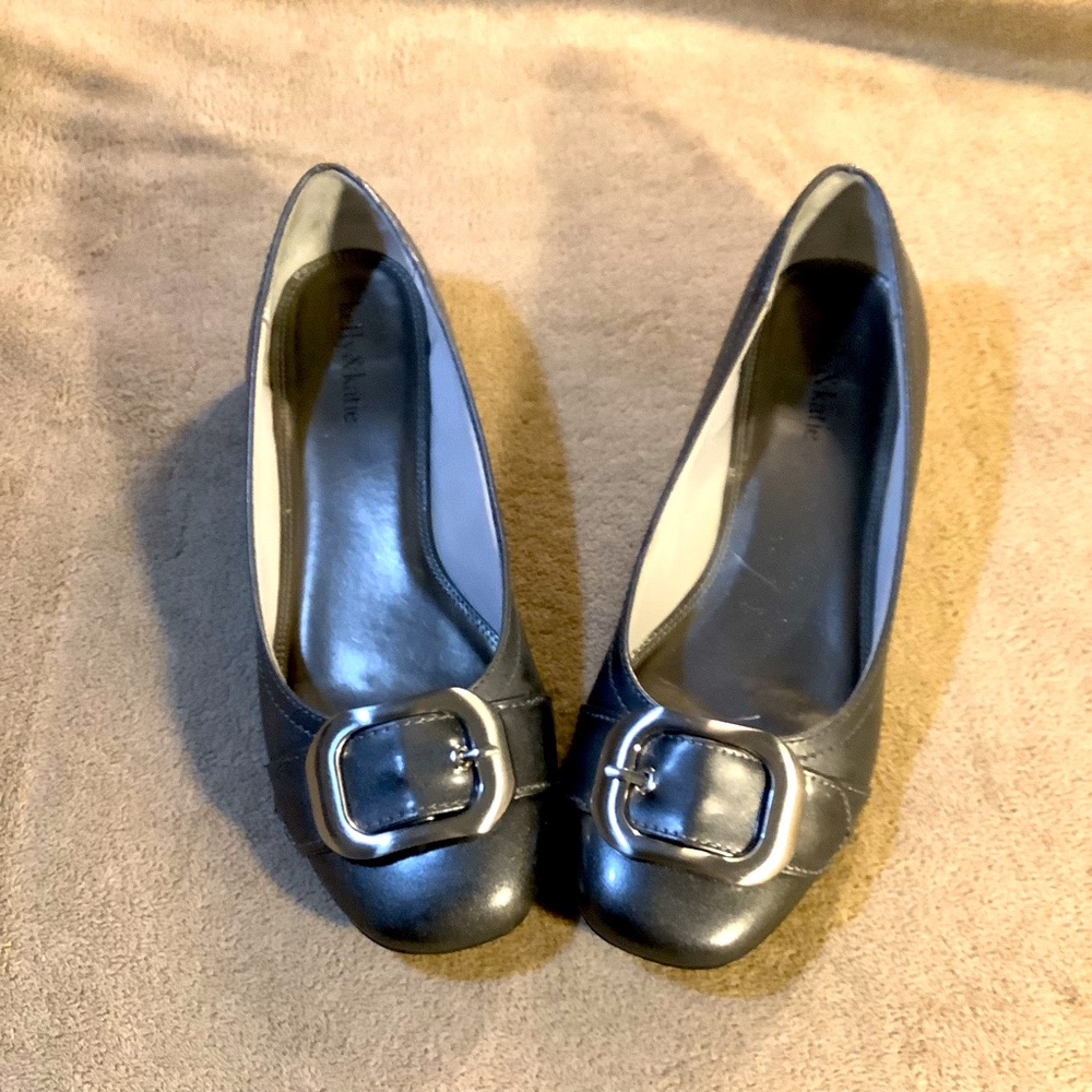 Kelly and Katie| Pewter Gray Patent Leather Flat with buckle - Women's Size 8